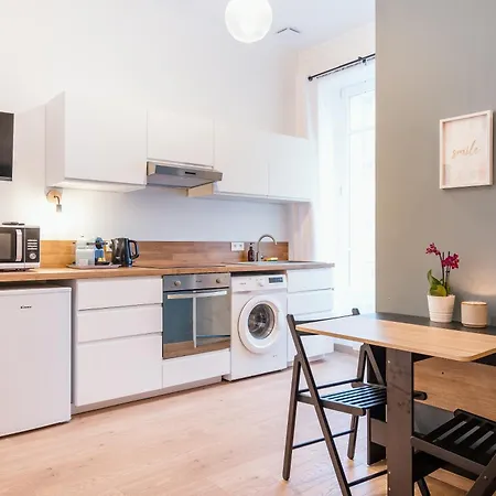 Hyper Centre Lumineux Marie Celine *